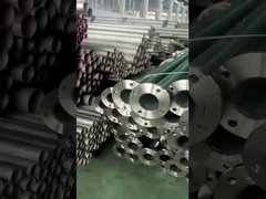 I tubi con flange essere pronti per il trasporto